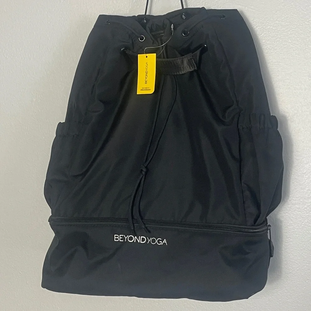 Beyond Yoga Black Convertible Drawstring Gym Bag Backpack